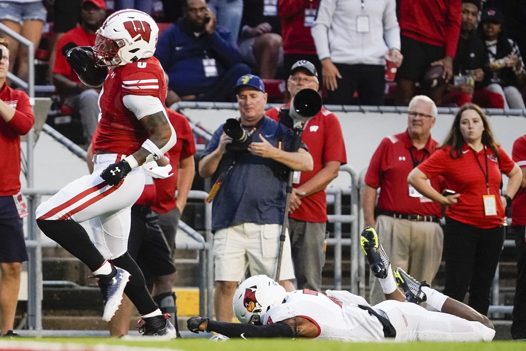 Illinois Saint Wisconsin football